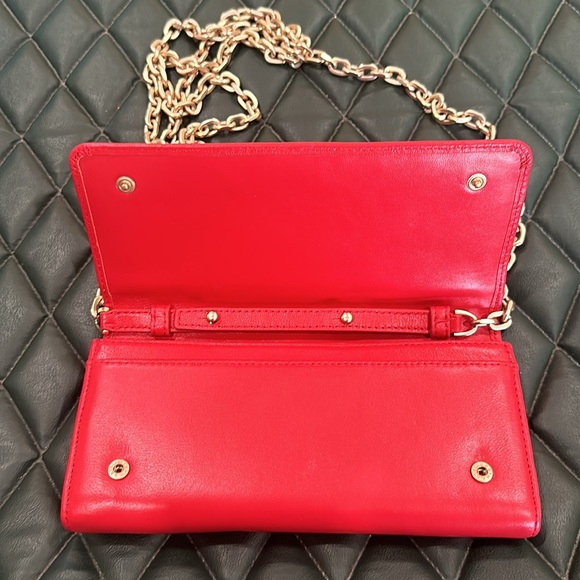 VALENTINO BY MARIO VALENTINO
Ajah Dollaro Leather Wallet On Chain 👜❤️ - Picture 2 of 5
